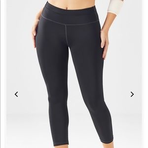 fabletics capri leggings